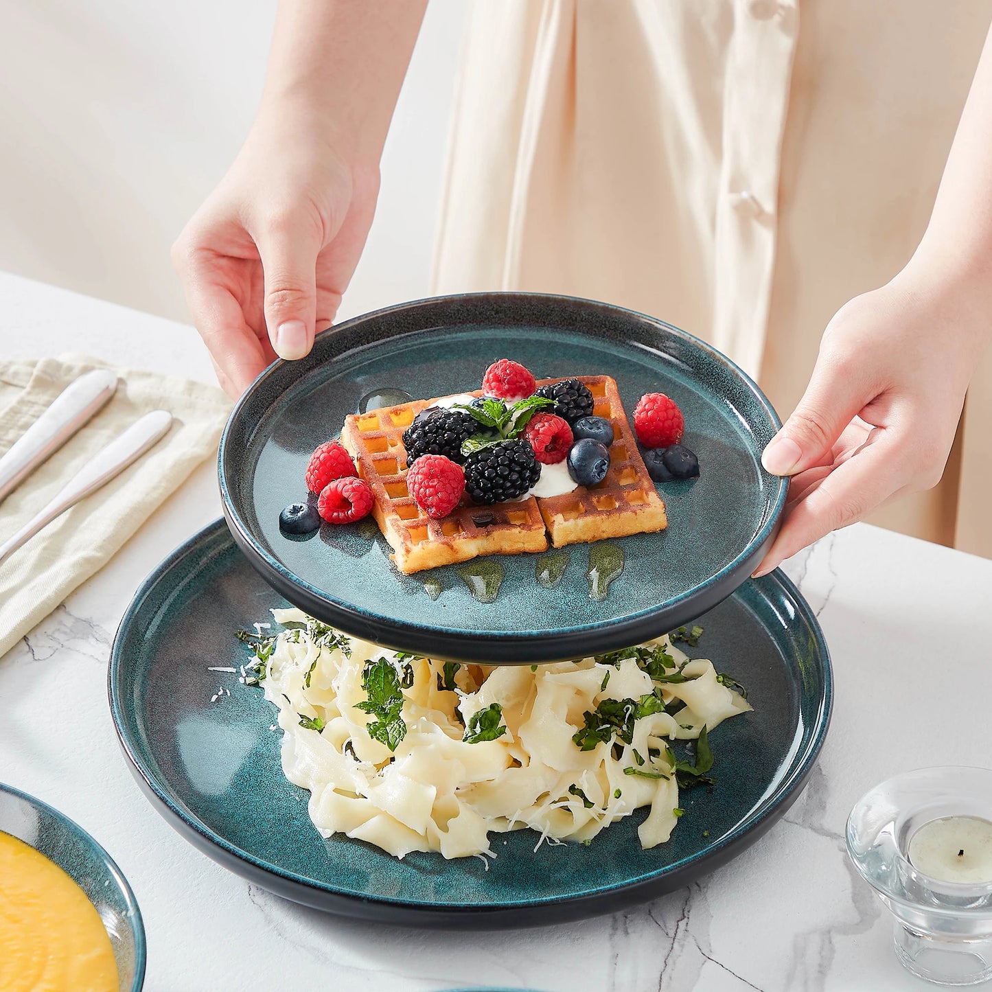 18/24 Piece Reactive Glaze Stoneware Ceramic Plate Set